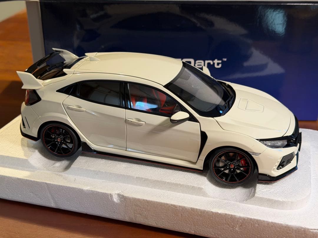 CIVIC TYPE R ホワイト 1/18スケール