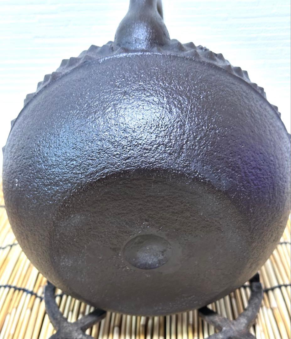 未使用、山形水沢 伝統工芸士 菊池 政光作 大アラレ 飾銅蓋 南部鉄瓶　南部鉄器