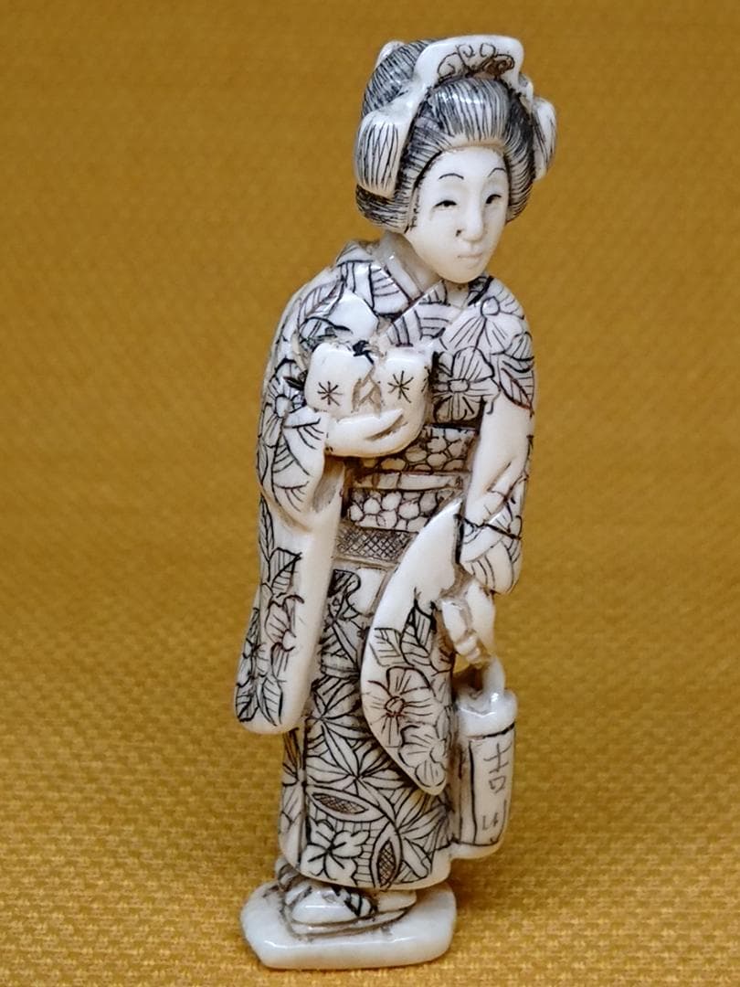 人形 天然素材 彫刻 彫像 根付 置物 インテリア 工芸品 美術品 A2505