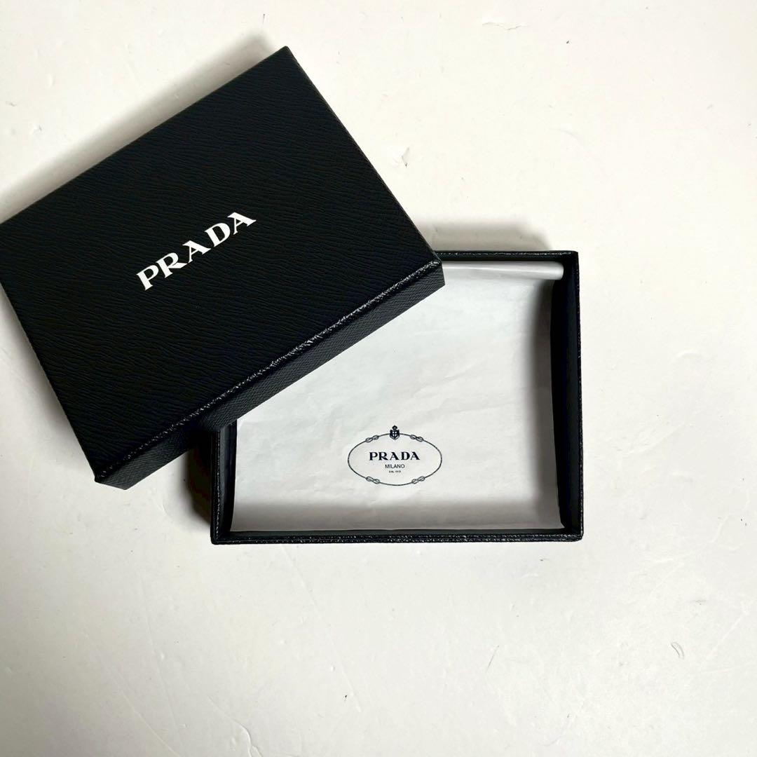 現行・極上美品✨】RFID掲載 プラダ ソフトルックスレザー 二つ折り