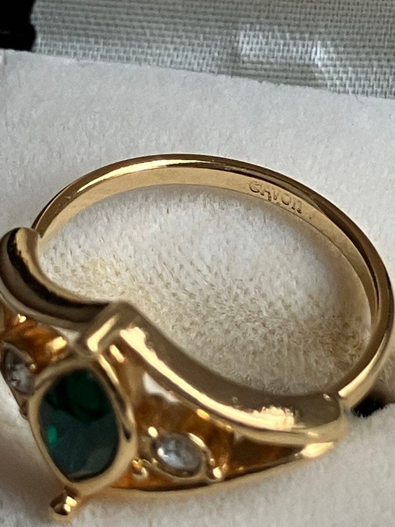 AVON ヴィンテージ リング エメラルドグリーンストーン 14号