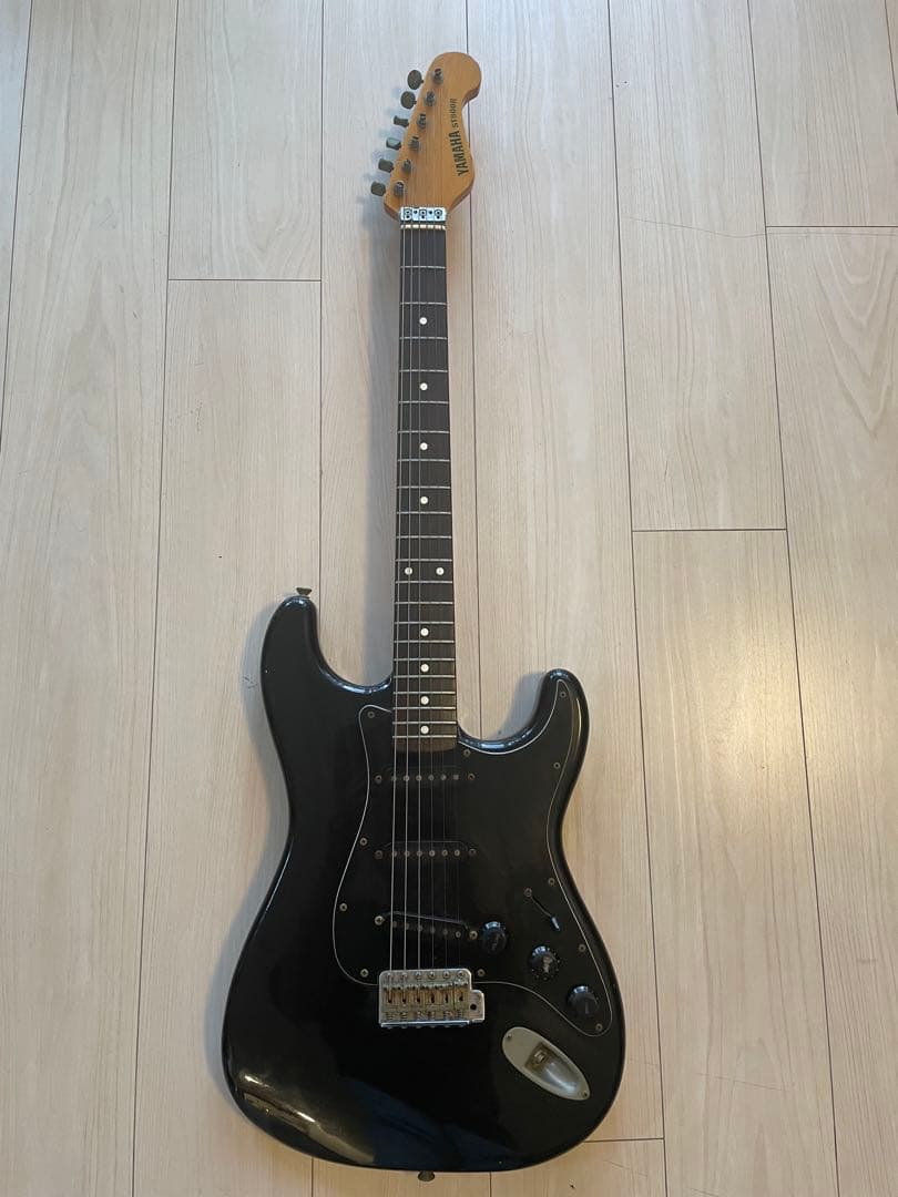 ギター YAMAHA ST800R Electric Guitar