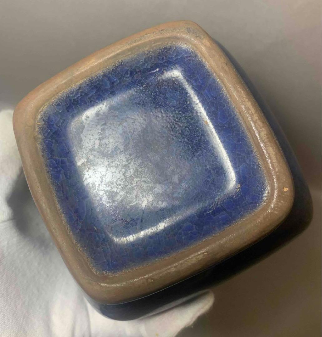 中国 青釉耳付四方形下膨瓶 u6210403