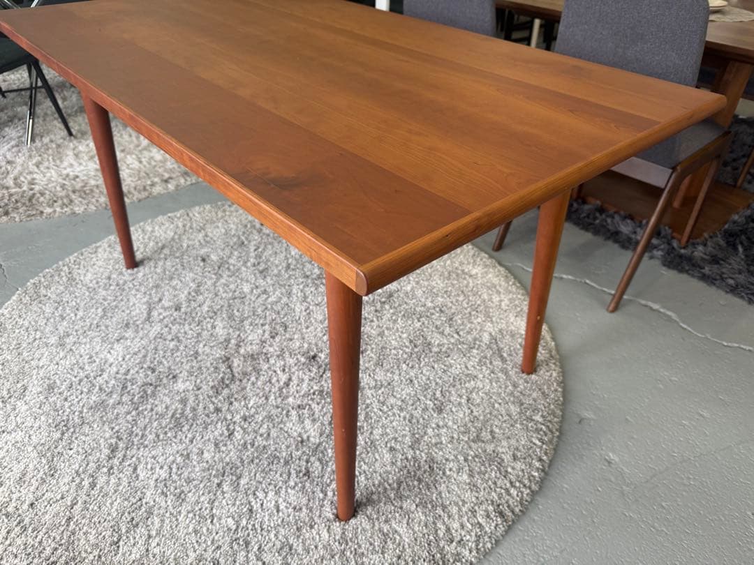 ACTUS Blooming ダイニングテーブル　チェリー