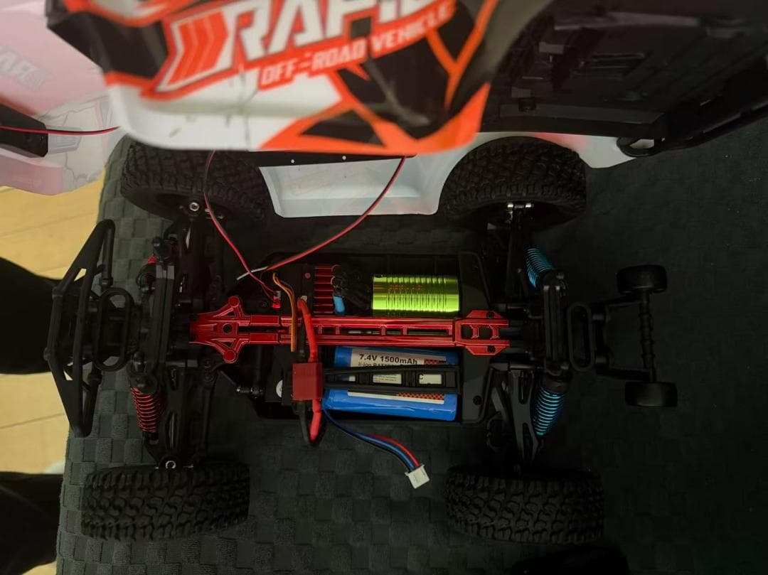 ブラシレス ラジコンカー 70km/h 35CM 四輪駆動 オフロード 高速車