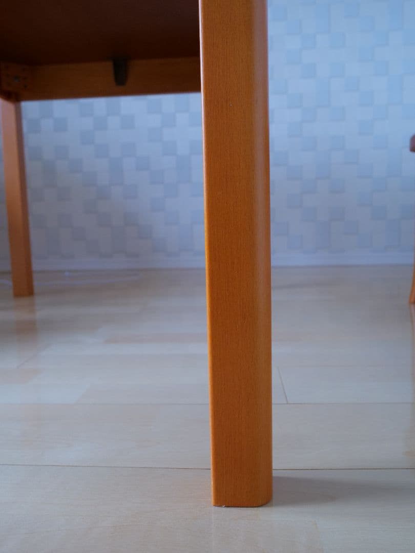 TON社製ダイニングテーブル