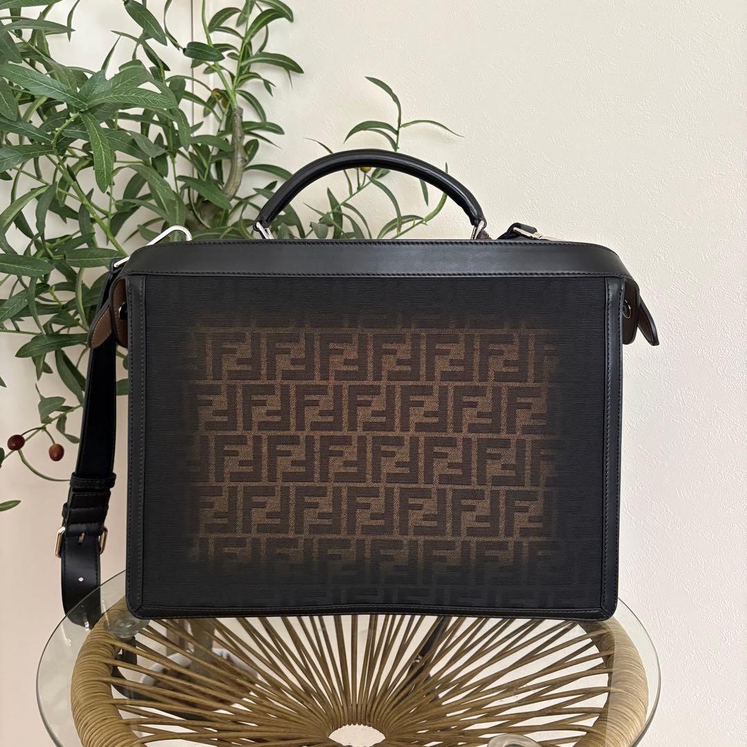 こなごな　フェンディ ピーカブー ISeeU ミディアム メンズ 123