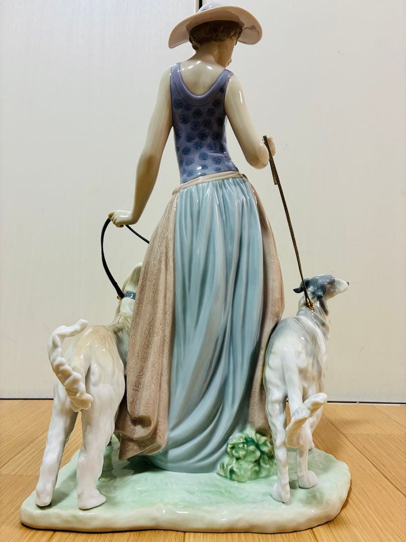 極美品】リヤドロ LLADRO 優雅な散歩のひとときフィギュリン 5802