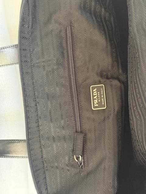 プラダ バッグ 女性ビジネス用に最適