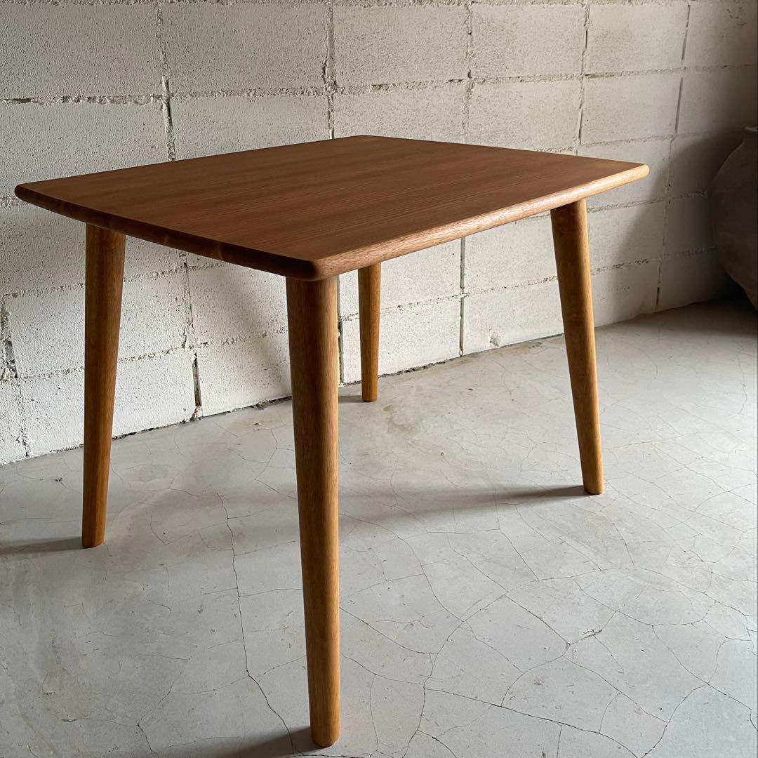 大塚家具　ダイニングテーブル　コンパクトサイズ　北欧風　丸斜め脚　スッキリ幕板無