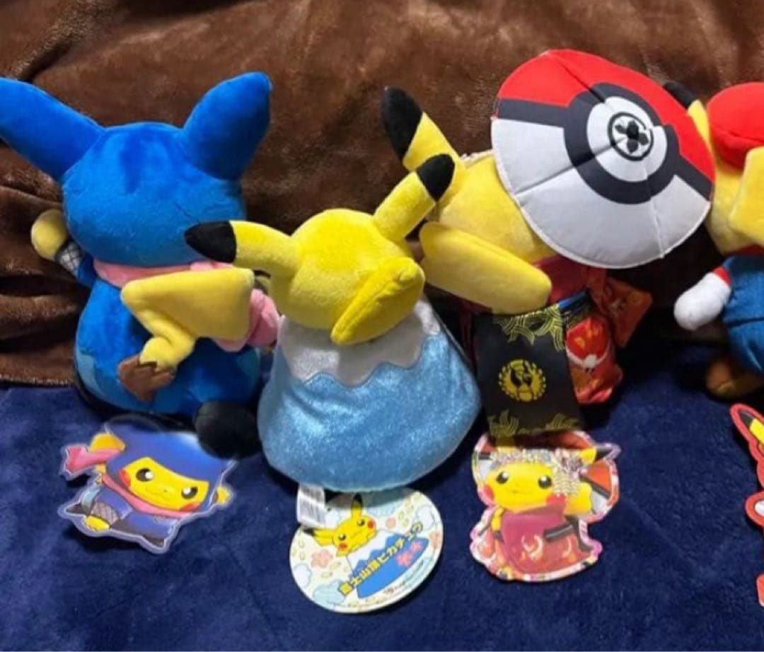 ご当地ポケセン限定　ピカチュウぬいぐるみ　セット