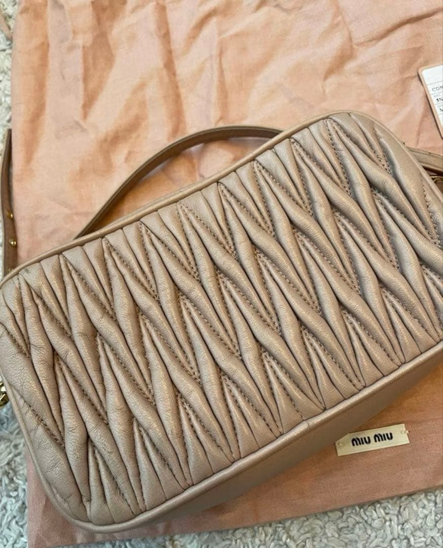 ︎︎︎︎︎︎︎︎❤︎❤︎miyaberu︎︎︎︎❤︎︎︎︎︎❤︎ miumiu マテラッセ ショルダーバッグ