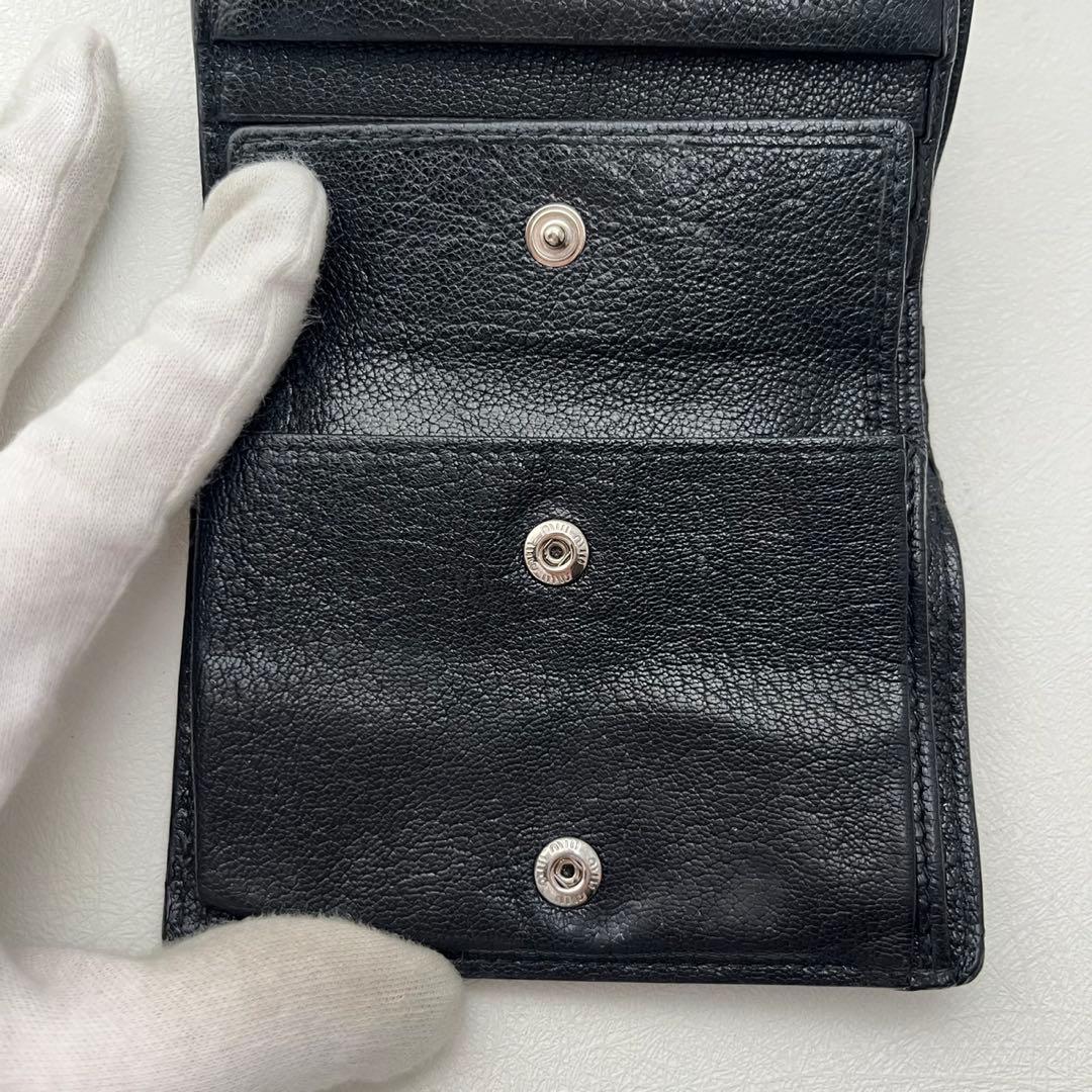 miu miu ミュウミュウ マドラス パール 二つ折り財布 0207-③ - メルカリ