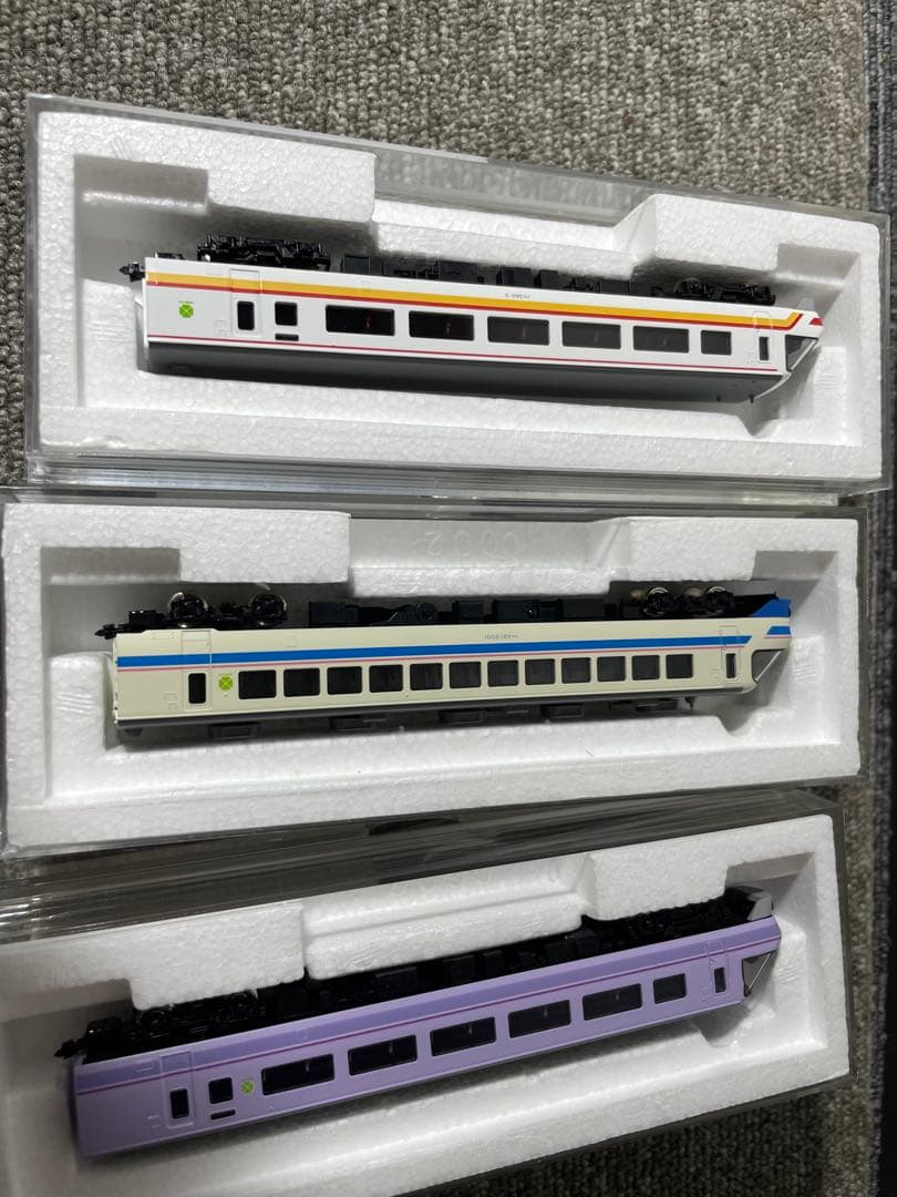 Nゲージ鉄道模型 3両セット