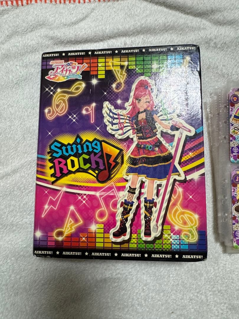 アイカツカード まとめ売り バインダーつき 330枚 ☆バインダー3つ➕アイカツカード約300枚☆ - メルカリ