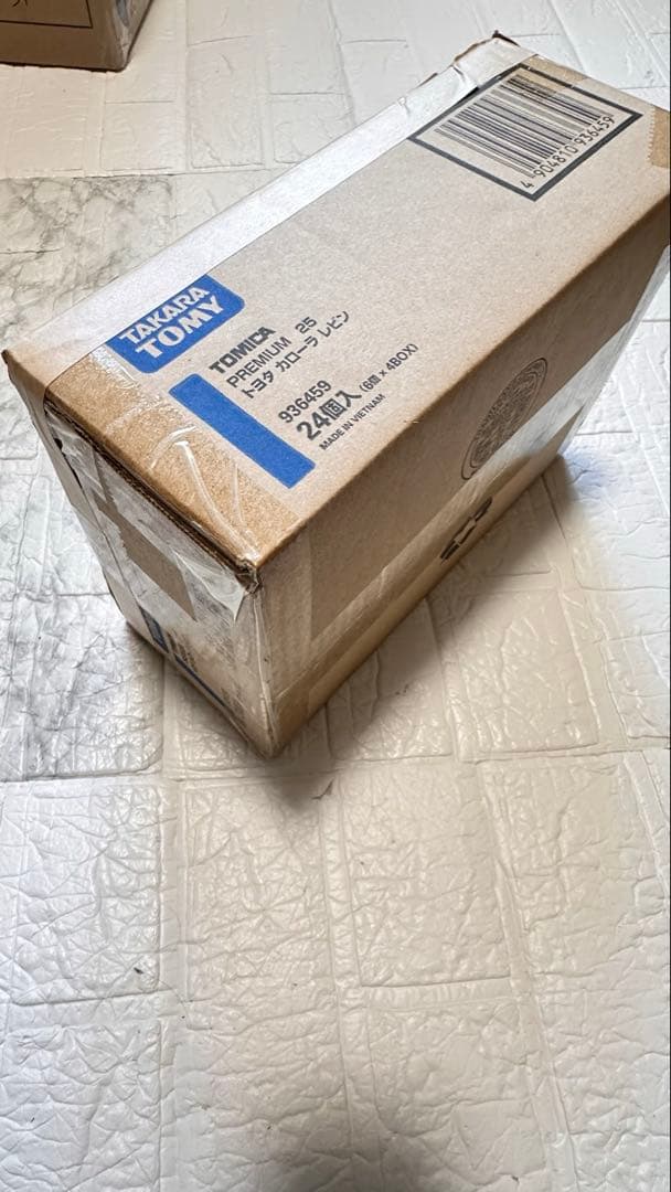 新品カートン　トミカプレミアム　25 カローラレビン　赤