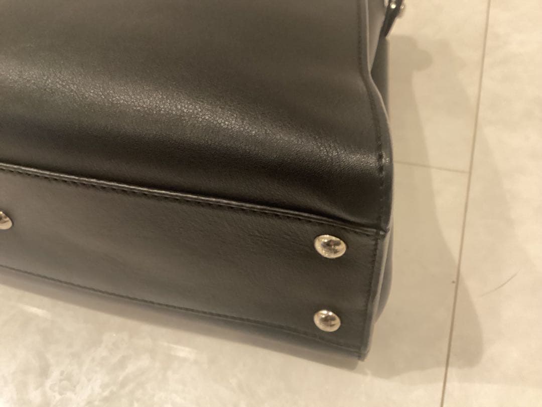 FENDI ピーカブー レギュラー ブラック　ショルダーバッグ