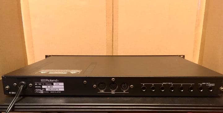 Roland R-8M ドラム・パーカッション音源 1Uラックマウント