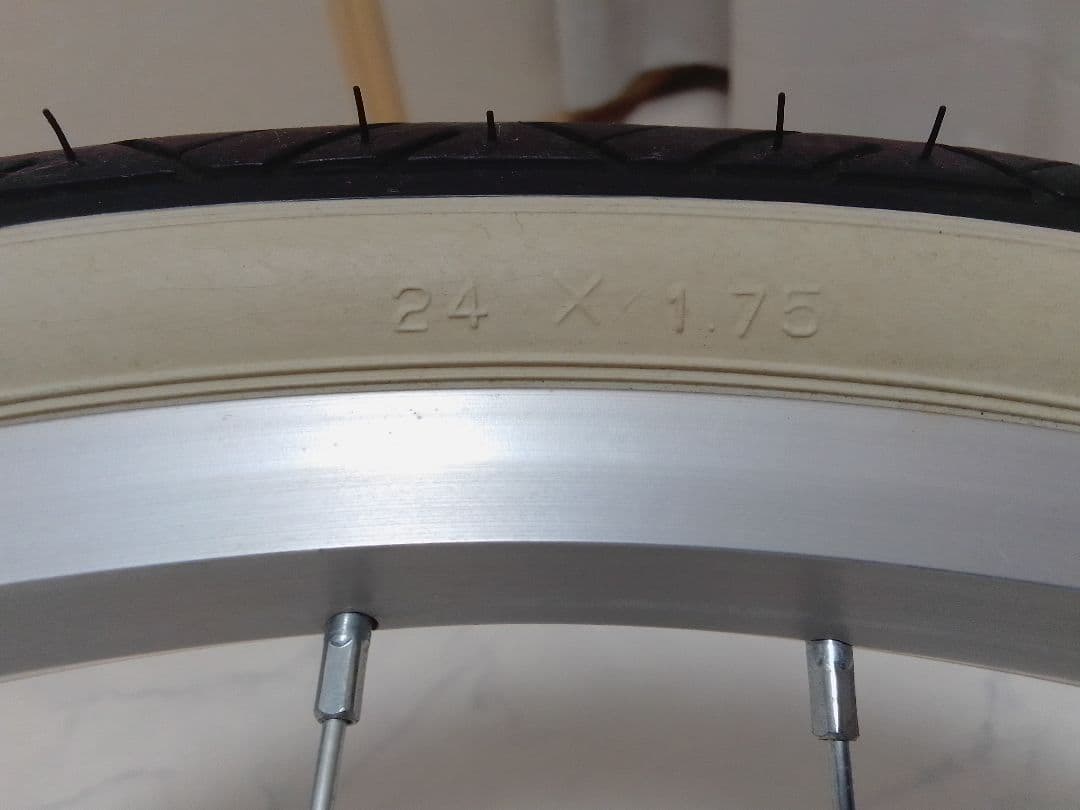 ミヤタ 一輪車 24インチ ユニサイクル フラミンゴ？ ①