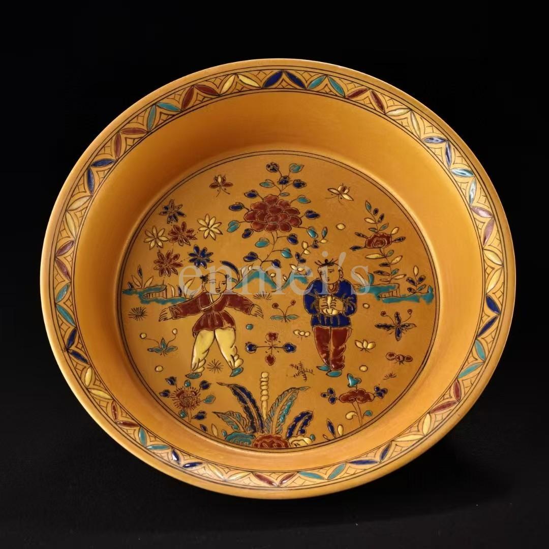 中国古美術・旧蔵 御用・ 粉彩人物図磁器の中皿・純手描き・