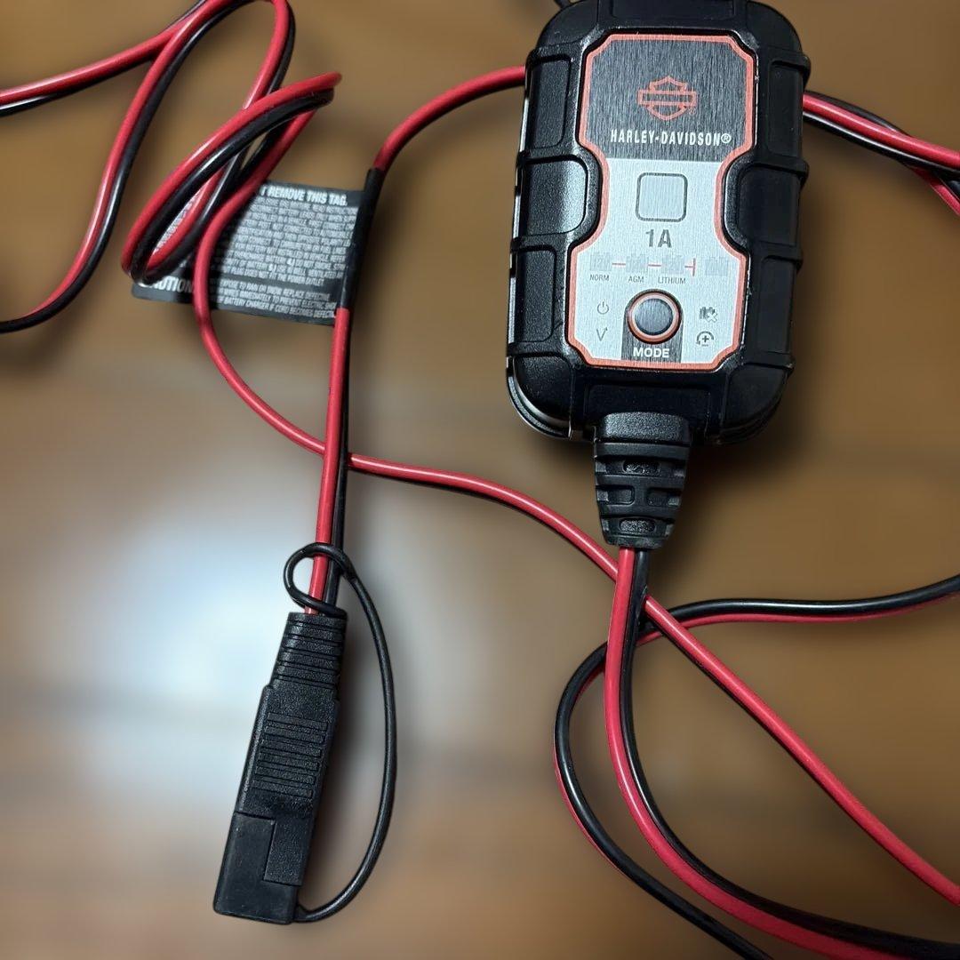 Harley-Davidson ＊ 純正 バッテリーチャージャー 充電器 T116193157