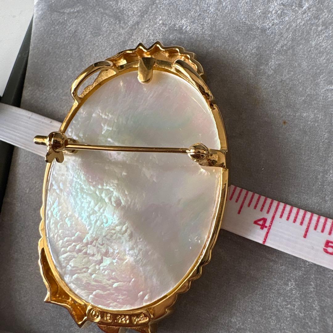 白蝶貝カメオ ミュシャ(アイビー)IEI ペンダントトップOrブローチにも