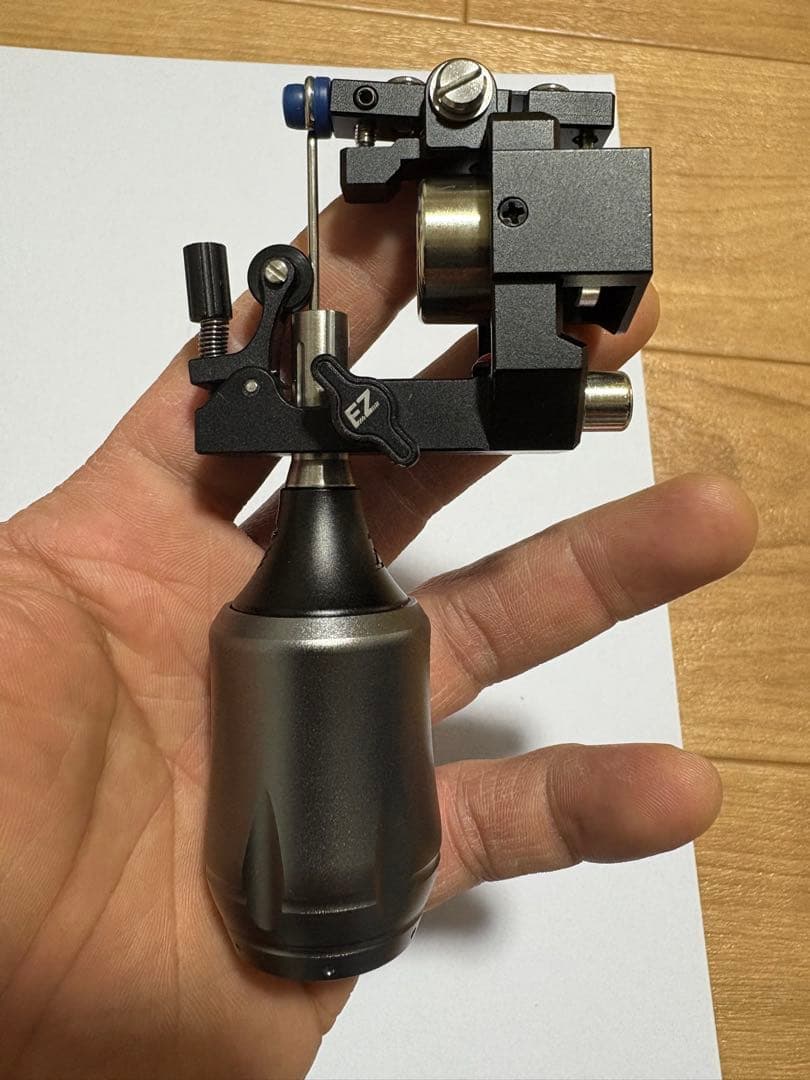 EZブランドのThunderbolt Force 2タトゥーマシン