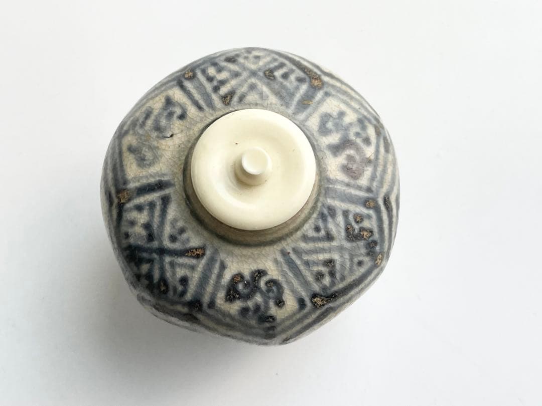 骨董 アンティーク 安南 染付 茶入 振り出し 小壺 亀甲紋様 ベトナム古陶