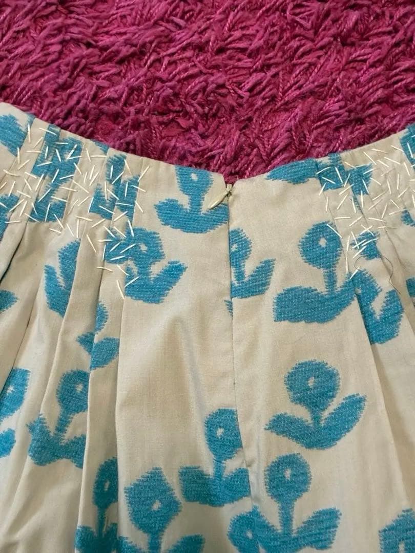 ミナペルホネン❗️フレアスカート アイボリー×青、刺繍‼️