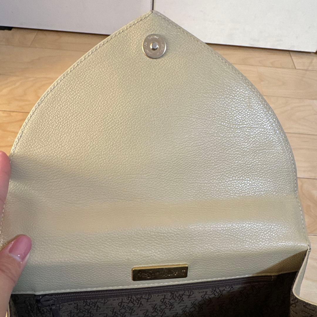 イヴ・サンローラン　ベージュバック