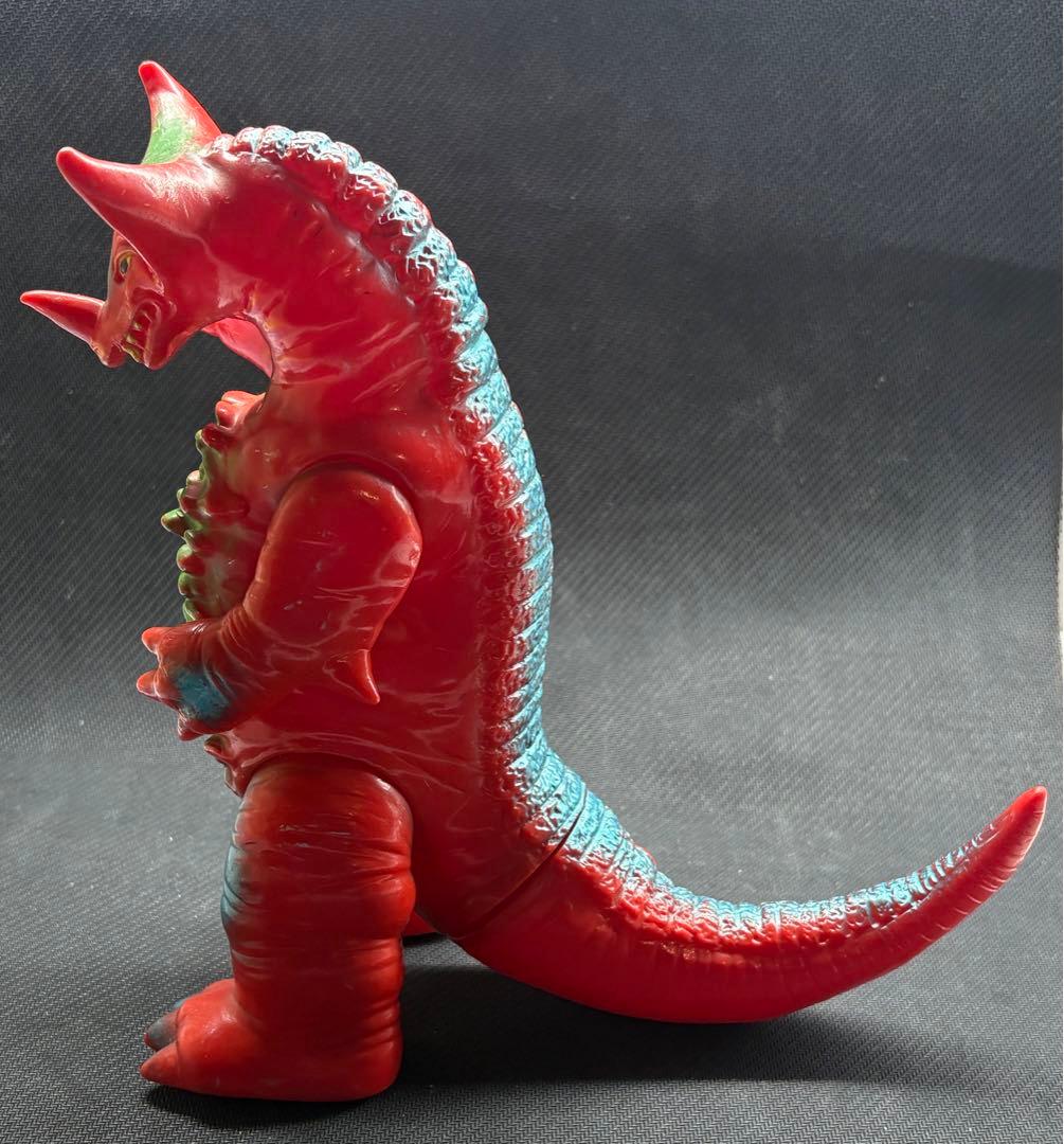 レトロ　ゴモラ　ブルマァク ソフビ スタンダードサイズ 赤色成形 ウルトラマン