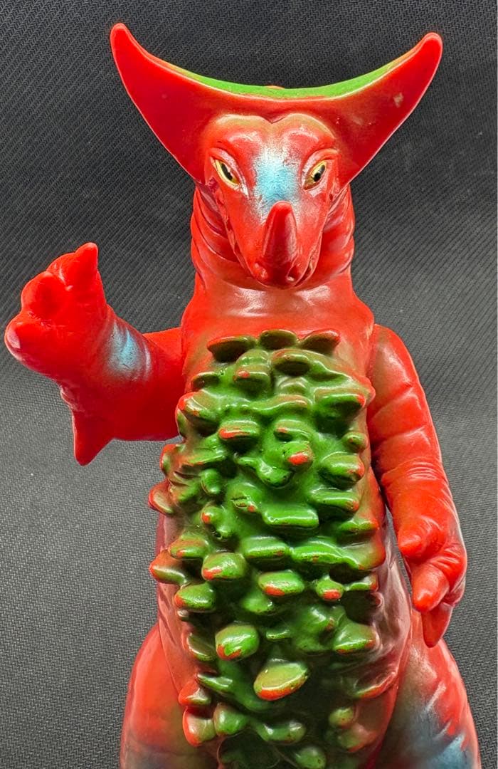 レトロ　ゴモラ　ブルマァク ソフビ スタンダードサイズ 赤色成形 ウルトラマン