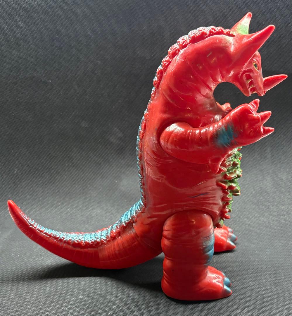 レトロ　ゴモラ　ブルマァク ソフビ スタンダードサイズ 赤色成形 ウルトラマン