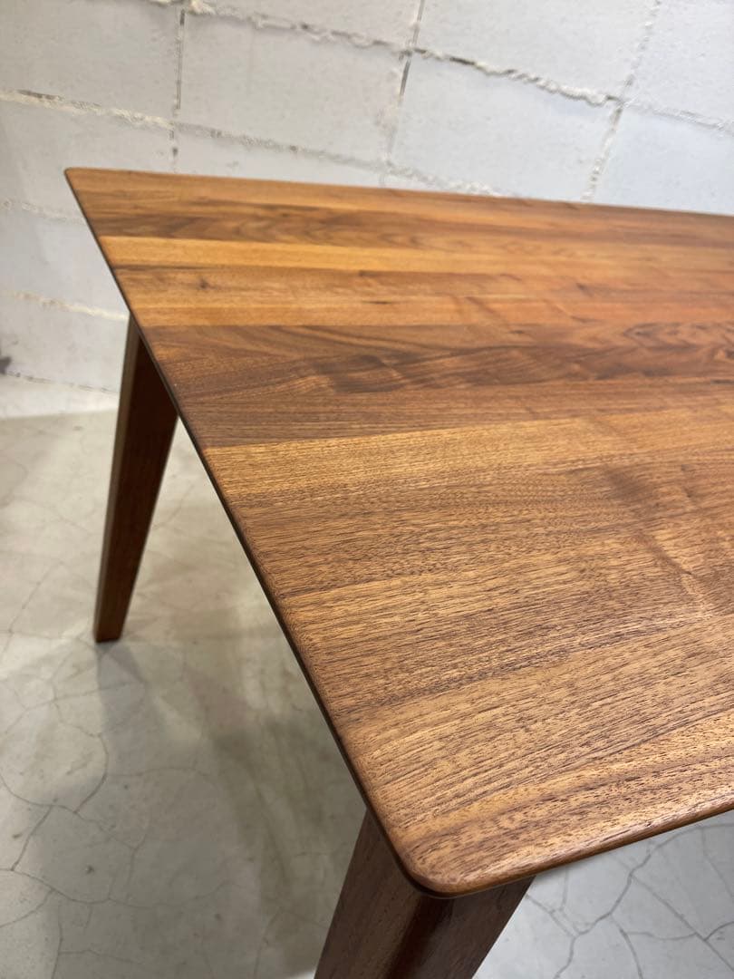 美品　ウォールナット無垢材　ダイニングテーブル　大塚家具　フィガロ　北欧　モダン