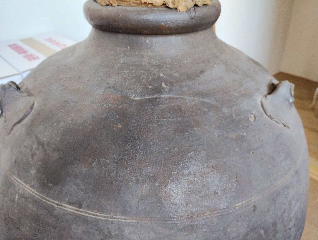 古い壺 三耳壺　高さ約70cm