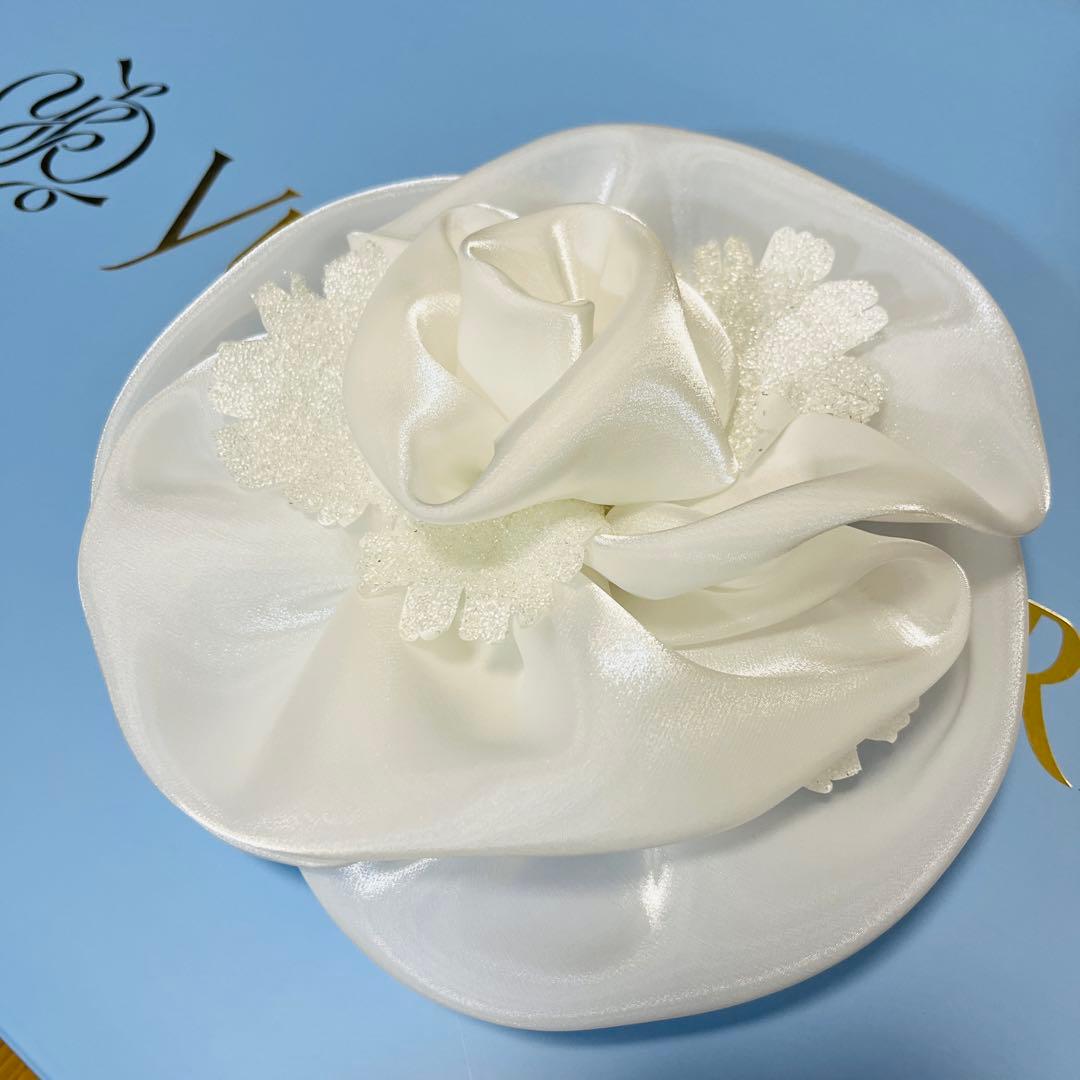 桂由美ウェディングドレス　sサイズ定価33万円ヘッドドレス付