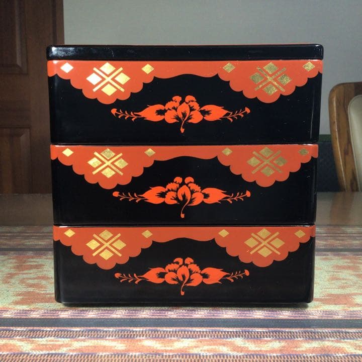 行事うー特価』 秀衡塗 丸三漆器 『牡丹重』 6.5寸 重箱 Amazon.co.jp