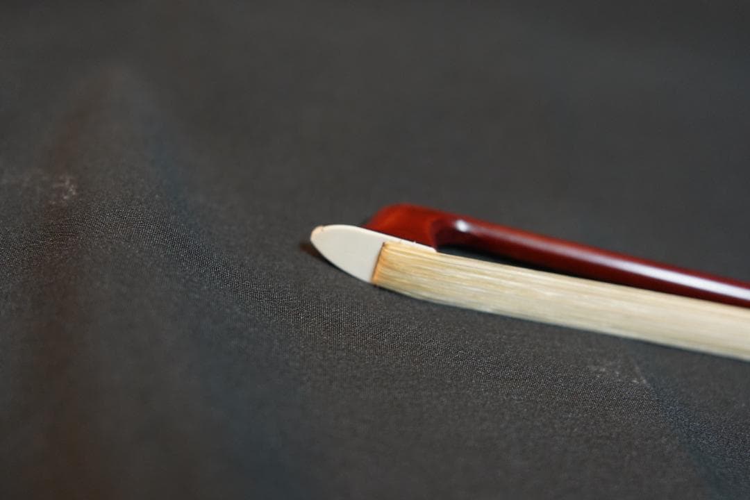 【良弓】バイオリン　フェルナンブーコ　弓　4/4　装飾スクリュー　☆2