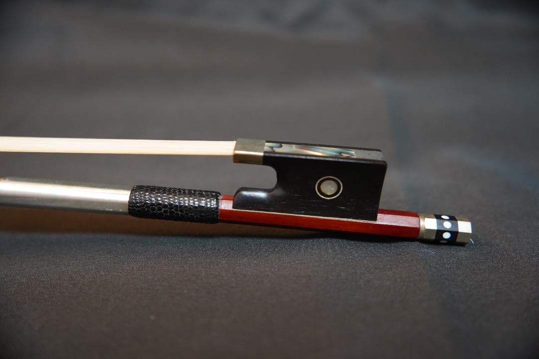 【良弓】バイオリン　フェルナンブーコ　弓　4/4　装飾スクリュー　☆2