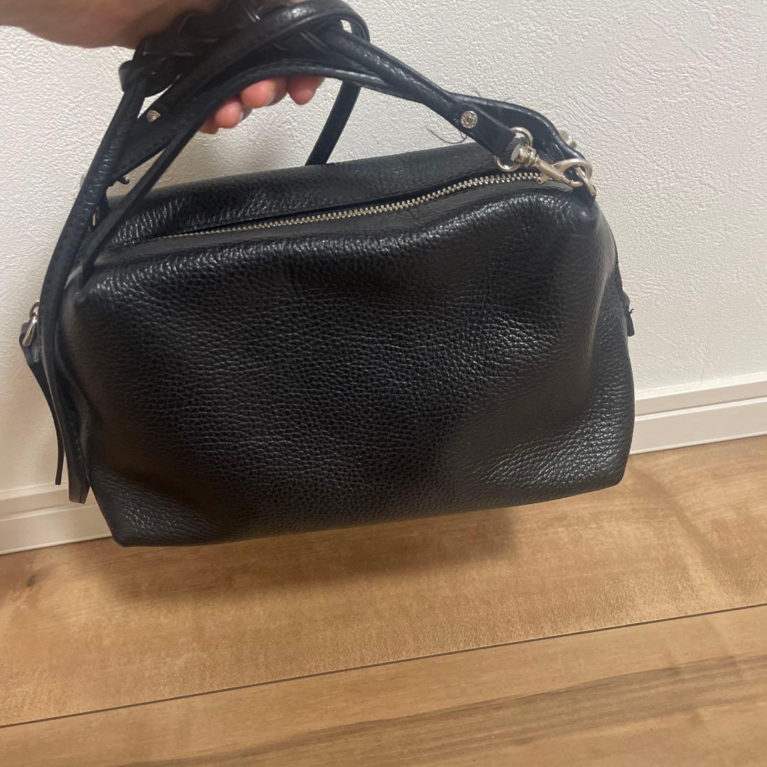 GIANNI CHIARINI レザーショルダーバッグ ブラック　アリファM