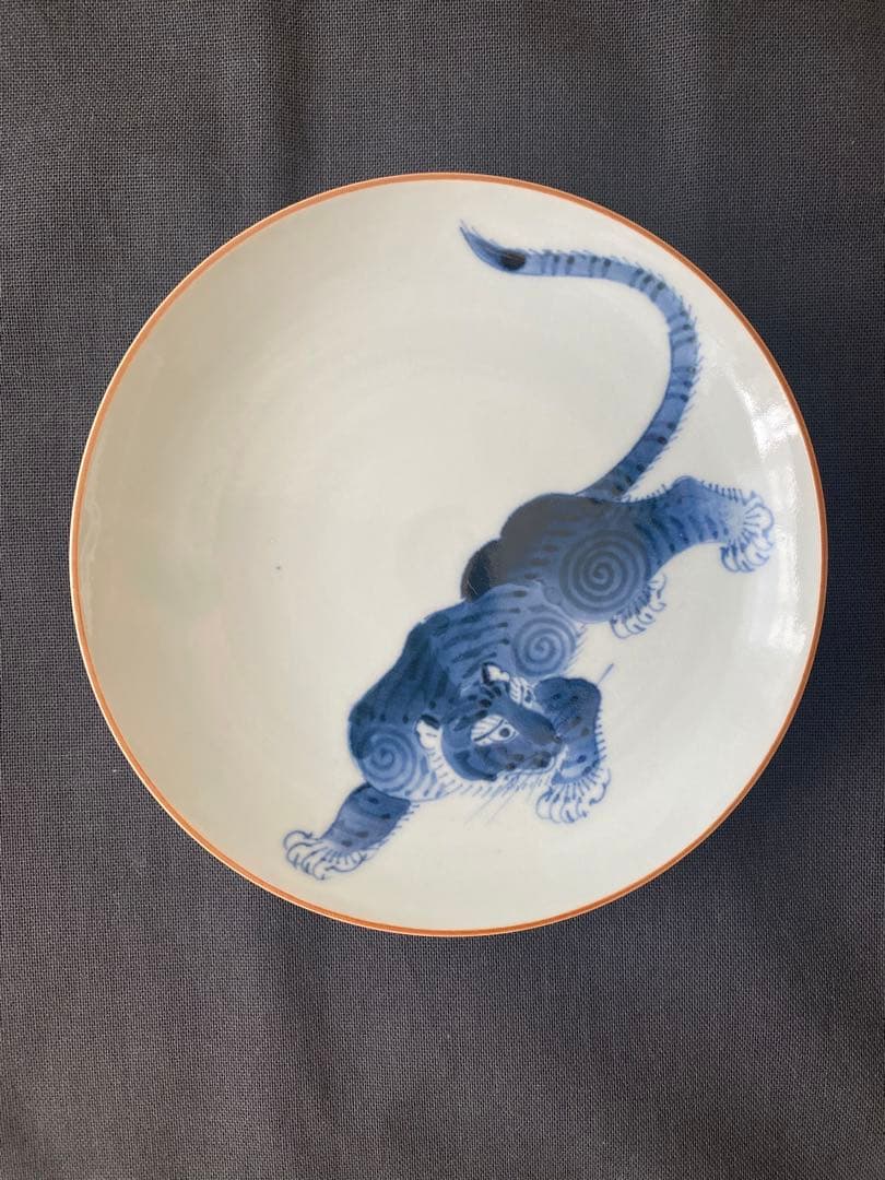 浜野まゆみ 虎絵五寸丸皿 染付 浜野まゆみ さん ウサギの絵柄