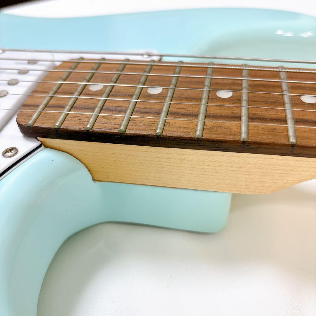 Bacchus ストラトタイプ エレキギター 水色　パステルカラー　バッカス