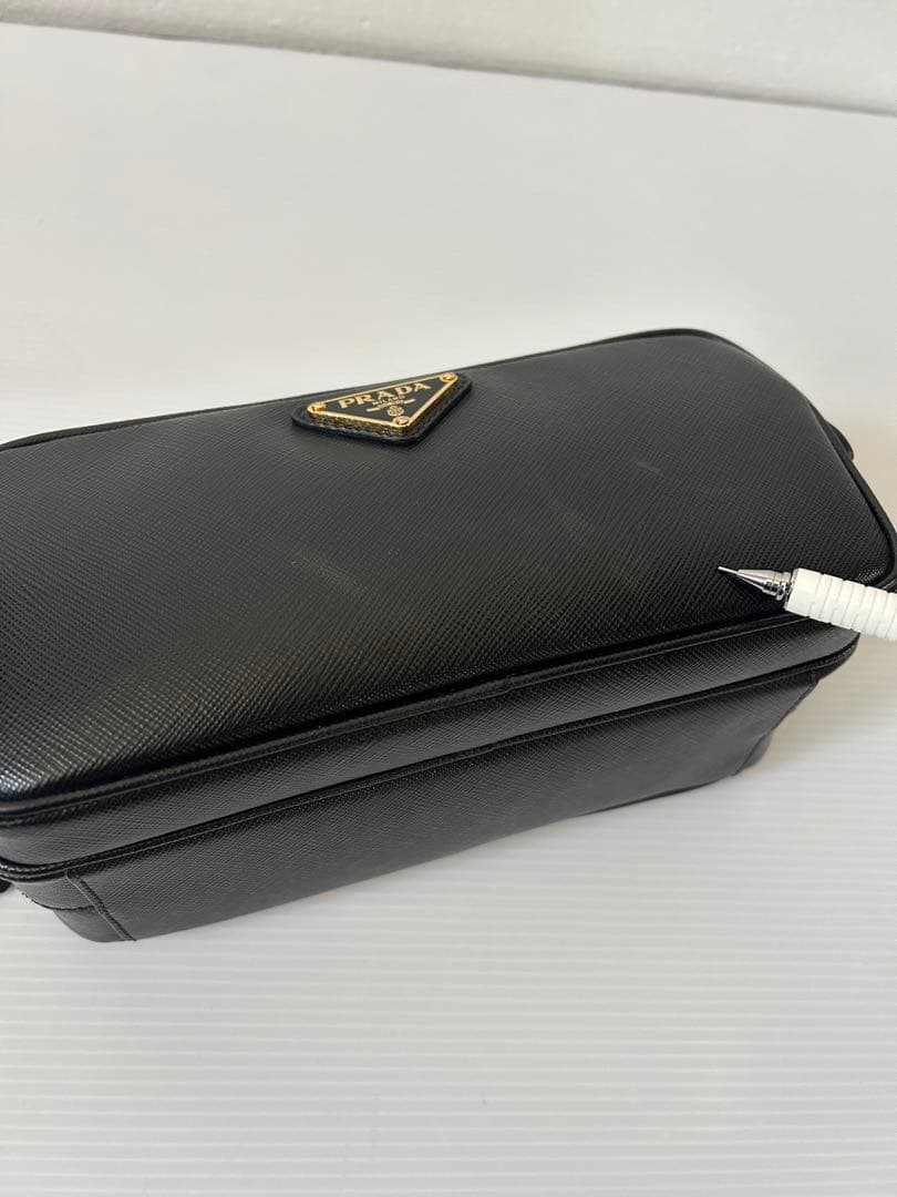 プラダ　ショルダーバッグ　ブラック　BT1010