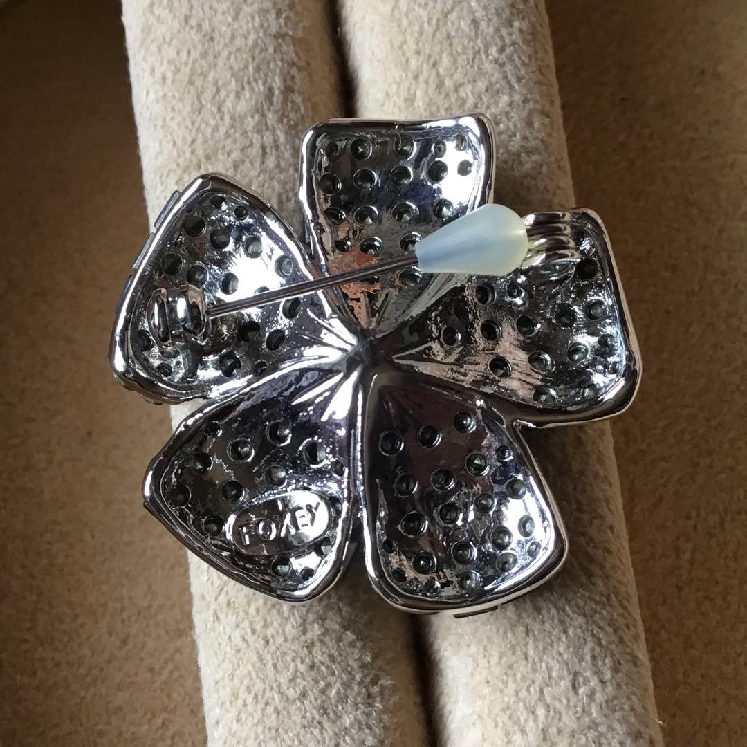 在庫一掃セール中！FOXEY 定番FLEUR お花のブローチ ネイビー