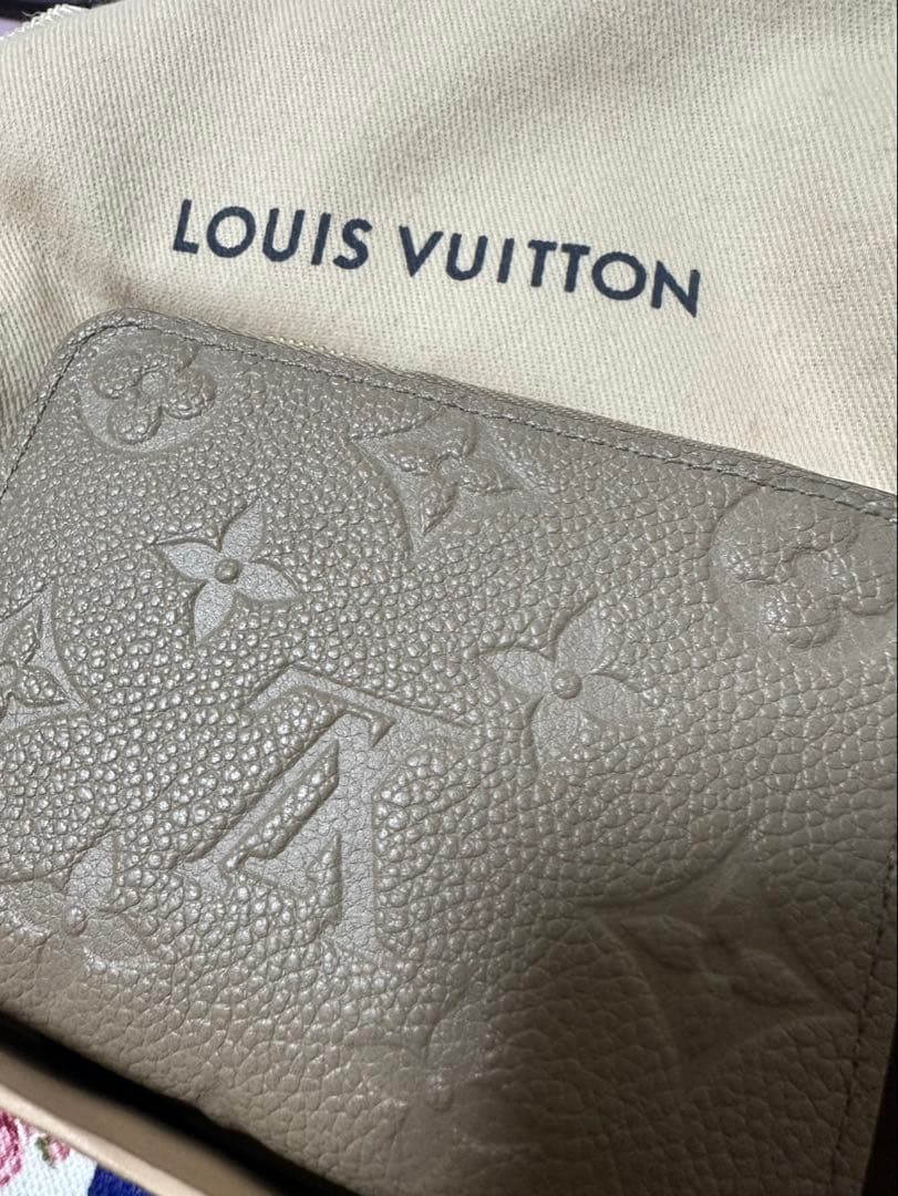 ジッピー　 パース　ベージュ　財布