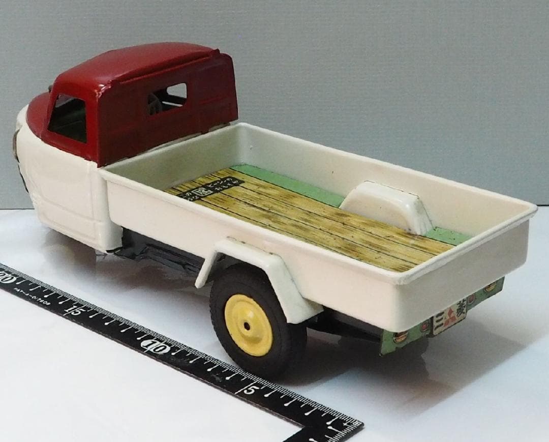 萬代屋【三菱 オート三輪トラック 赤/白 動作確認済】ブリキ自動車TIN【箱無】