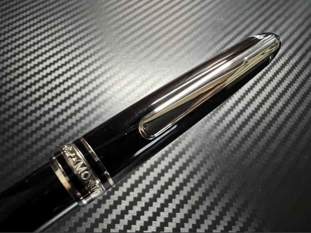モンブラン 未使用に近い P164 プラチナライン ボールペン