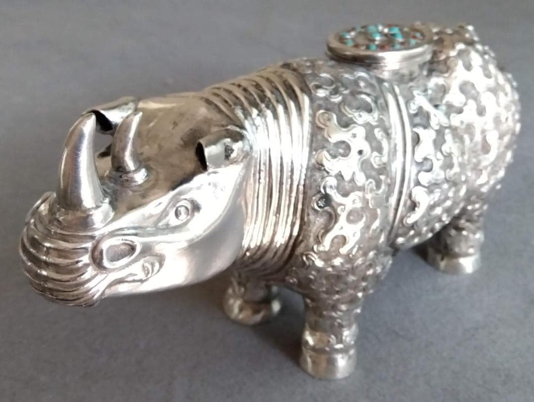 北京工芸品公司　銀製　錯金銀雲紋銅犀尊　酒器