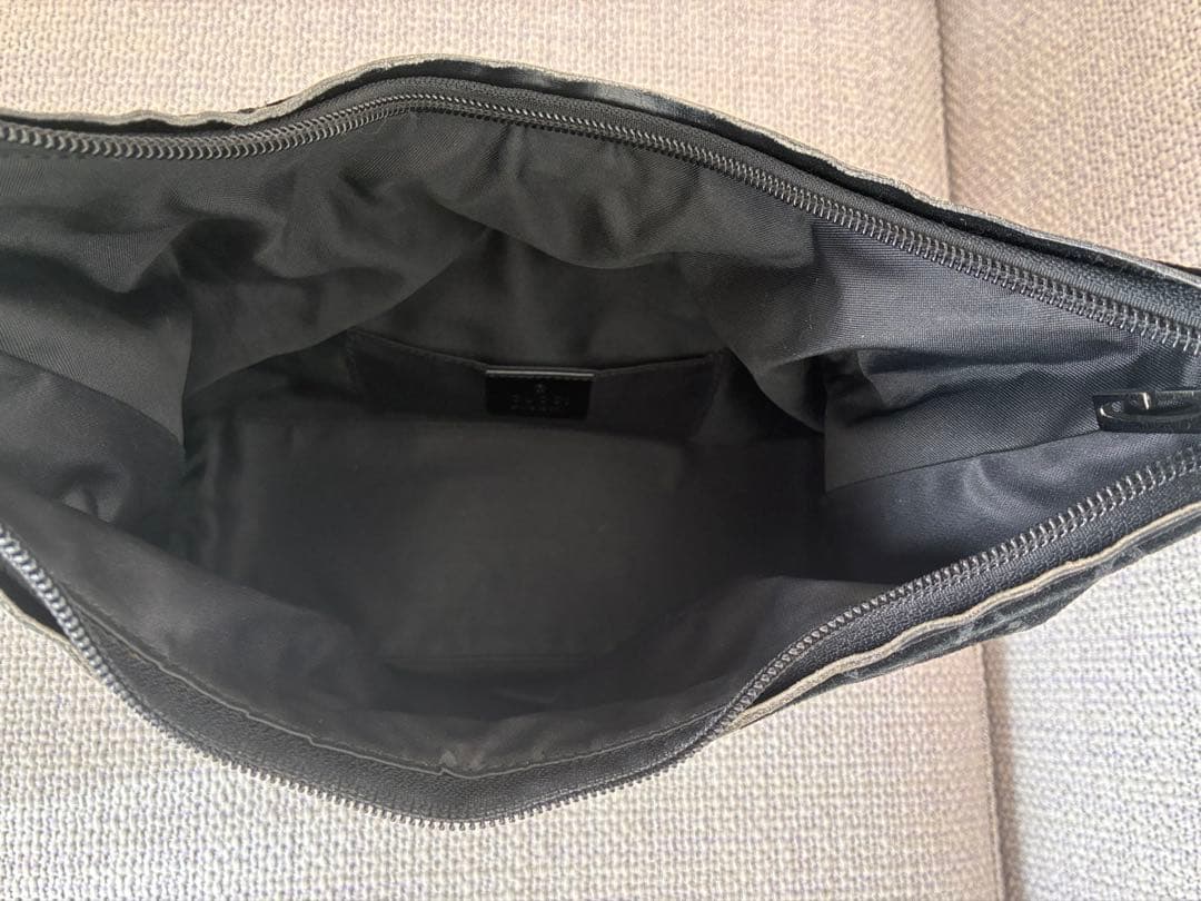 【GUCCI】ブラックスエード ショルダーバッグ