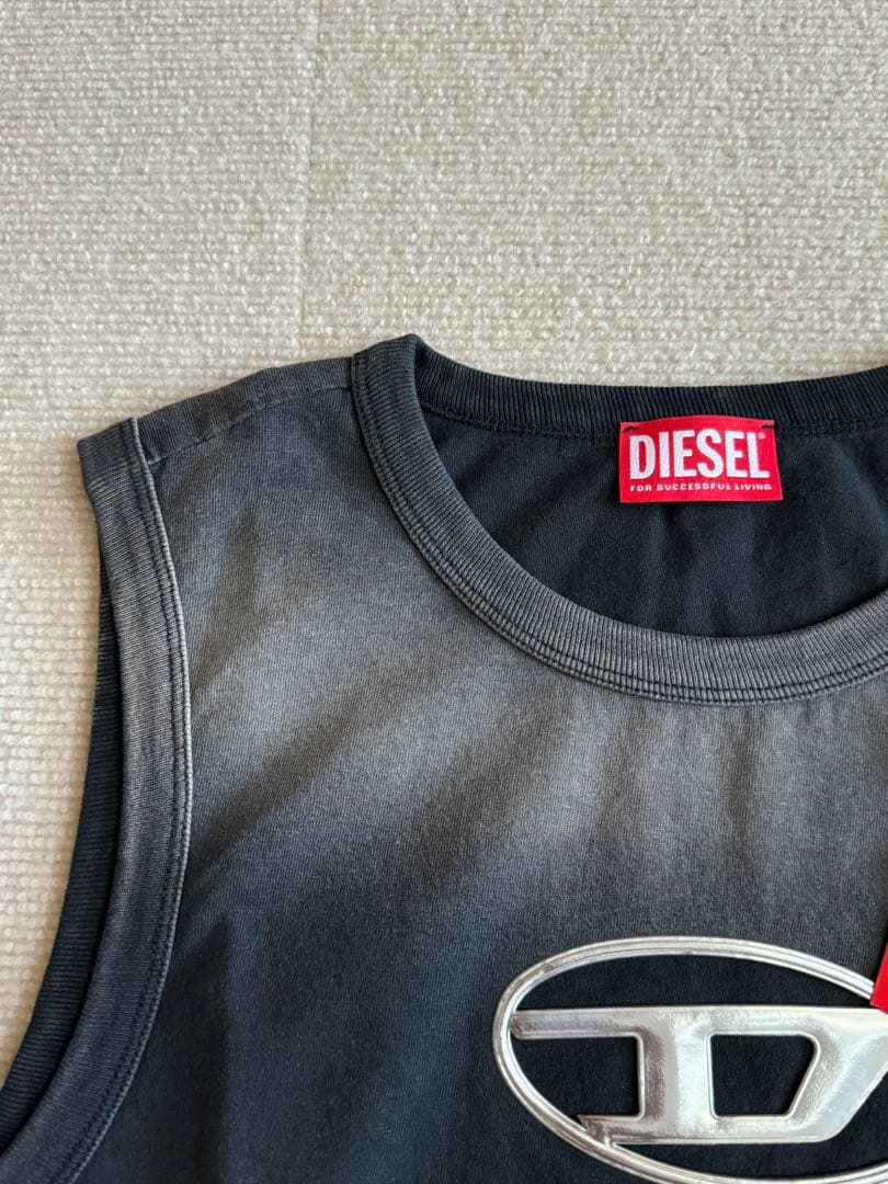 Diesel Faded タンクトップwith puffy Oval D DIESEL T-リフト・タンク